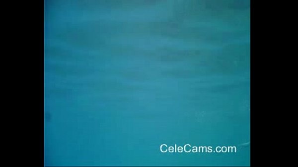 Full naked granny under the water for voyeurs