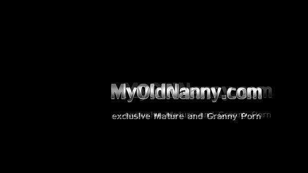 Granny gets her pussy fingered